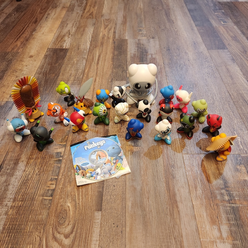 UB Funkeys Lot